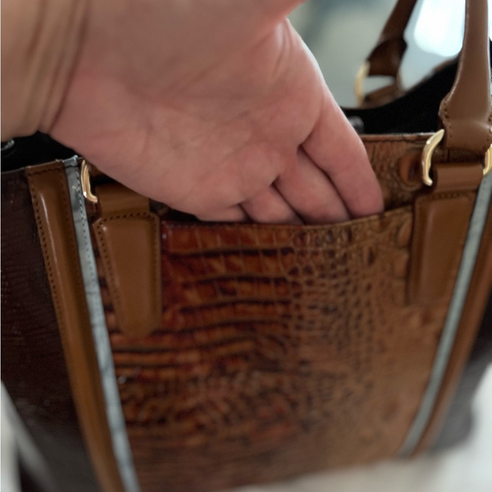 🦄 EUC (only carried twice!)Brahmin Joan Tote Toasted Almond Garrone N45 1154 - Picture 4 of 14